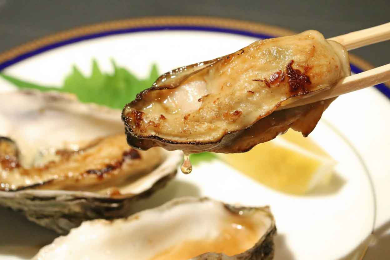 宇都宮 牡蠣 鉄板焼き 炎の演出