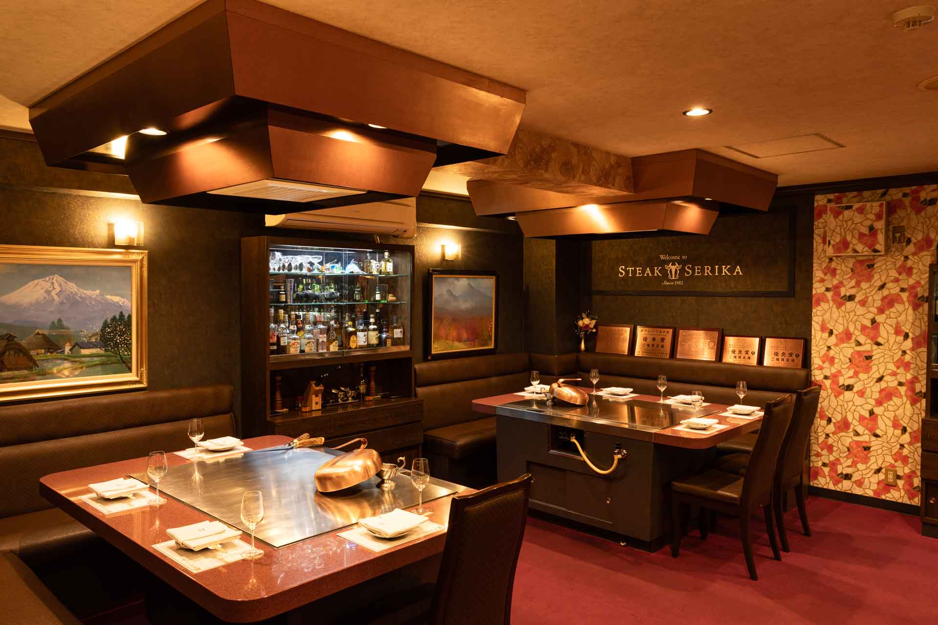 宇都宮 餃子以外での食事に最適な鉄板焼きステーキ世里花の店内