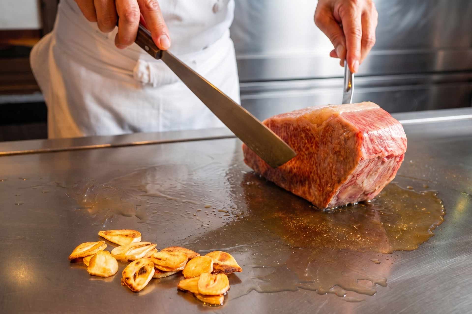 宇都宮駅ランチ 餃子以外で探すなら、世里花で専属シェフが目の前で焼き上げる最高級ステーキ